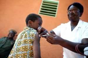 Байден пообіцяв виділити мільярди доларів на програму COVAX, щоб допомогти доставити вакцини від COVID-19 в бідні країни